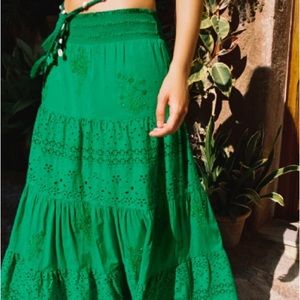 Zara Long embroidered skirt green Large